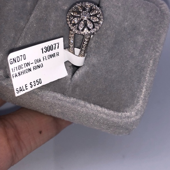 Real diamond custom made beautiful ring engagement anniversary valentines gift! - Picture 5 of 10